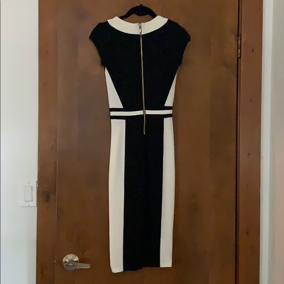 H&M short sleeves, knee-length dress - Picture 2 of 5